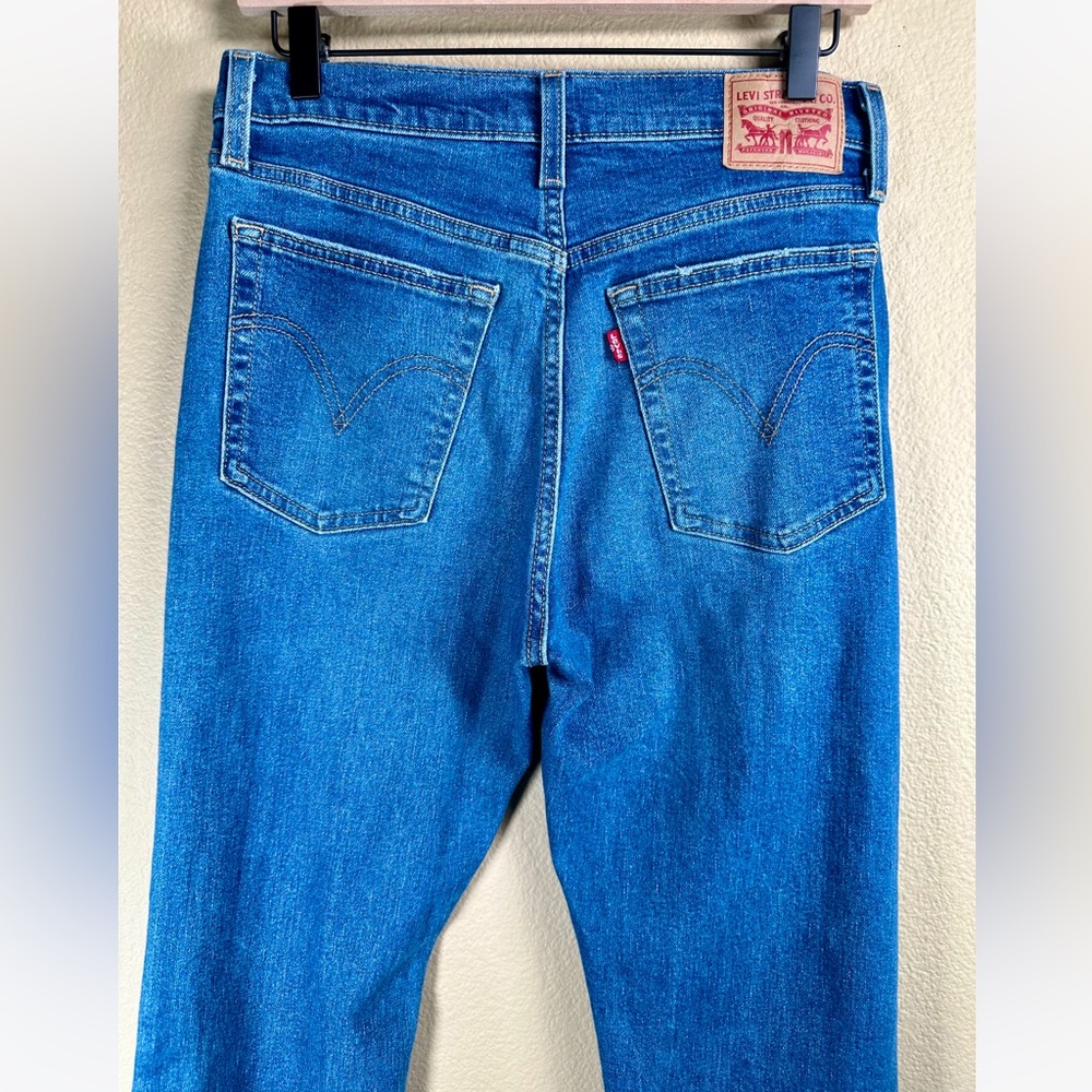 Levi’s Women’s Wedgie Straight Fit Jeans Medium Blue Wash Fallstar - Picture 10 of 14